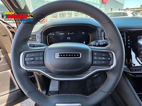 Used 2024 Jeep Wagoneer L Series II w/ Flexible Seating Group AWD/4WD image 14