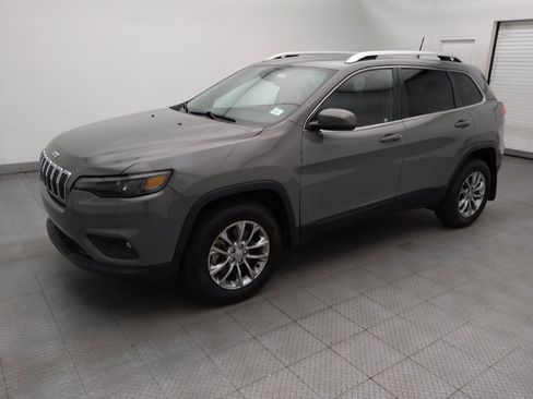 Used 2021 Jeep Cherokee Latitude Plus AWD/4WD image 2