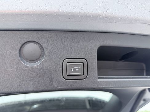 Used 2026 Chevrolet Equinox LT w/ Convenience Package II FWD image 10