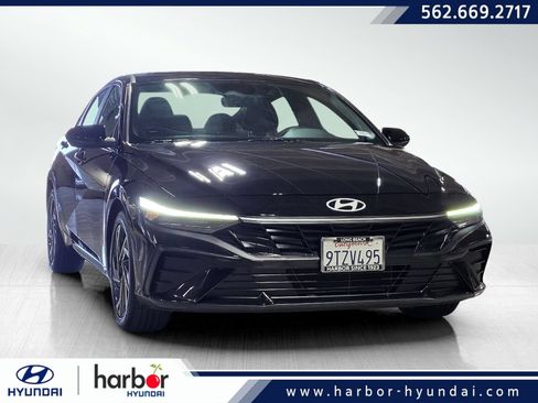 Certified 2025 Hyundai Elantra Sport FWD image 1