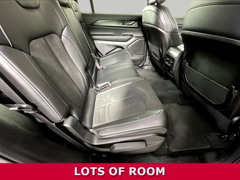 Used 2024 Jeep Grand Cherokee L Altitude image 24