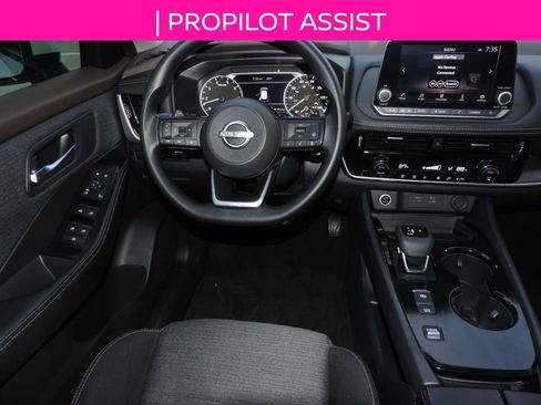 Used 2023 Nissan Rogue SV image 16