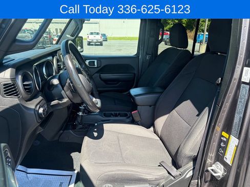 Used 2022 Jeep Wrangler Unlimited Sport AWD/4WD image 19