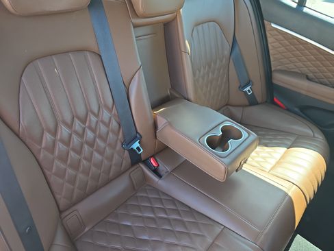 Used 2020 Genesis G70 2.0T w/ Prestige Package image 11