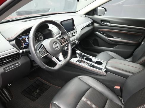 Used 2023 Nissan Altima 2.5 SR FWD image 18