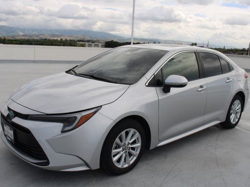 Certified 2024 Toyota Corolla XLE image 6