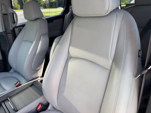 Used 2018 Honda Odyssey EX-L image 13