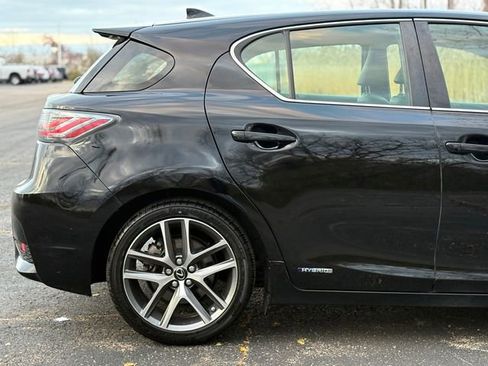 Used 2017 Lexus CT 200h image 19