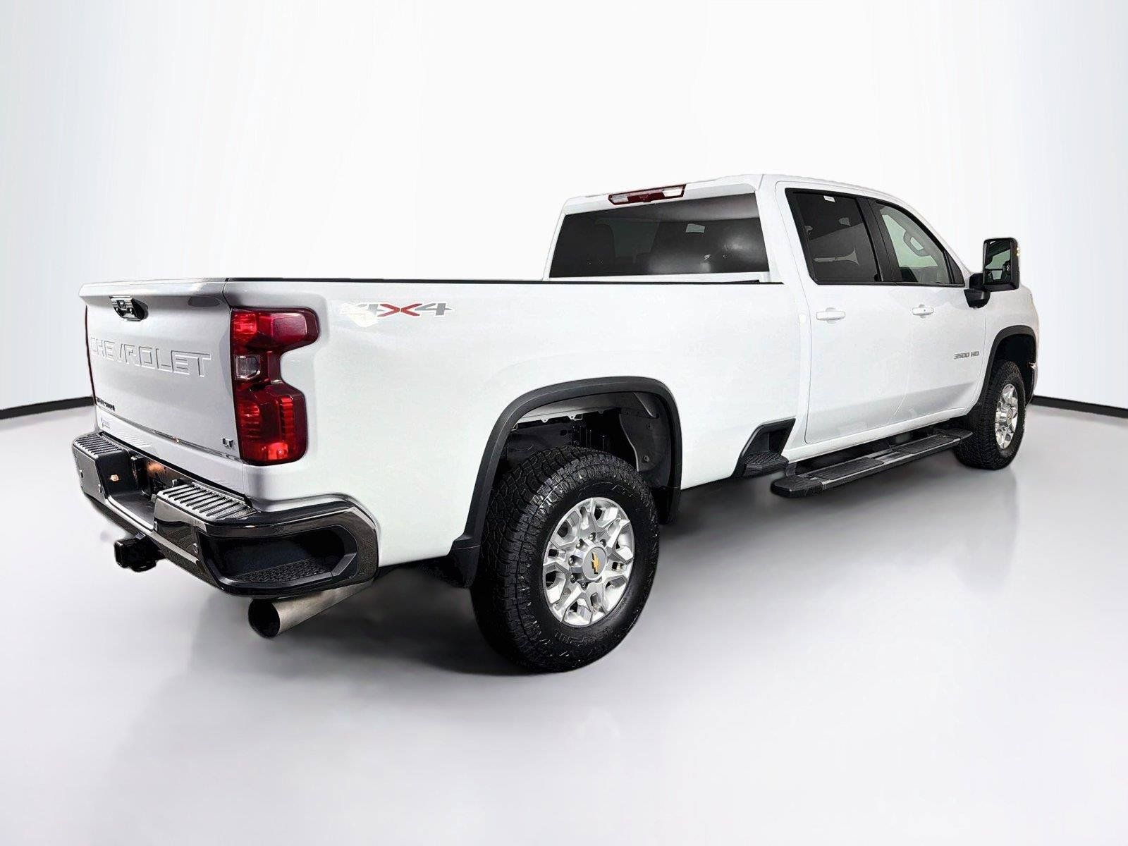 Used 2025 Chevrolet Silverado 3500 LT w/ Safety Package AWD/4WD image 11