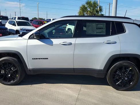 New 2026 Jeep Compass Latitude AWD/4WD image 5
