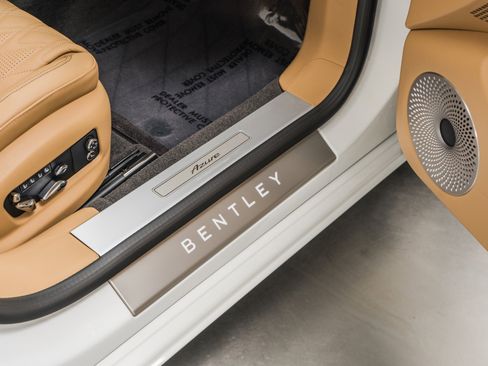 Used 2026 Bentley Flying Spur Plug-In Hybrid image 31