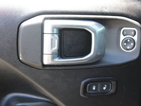 Used 2022 Jeep Wrangler Unlimited Sport AWD/4WD image 13