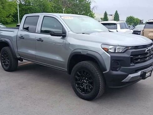 Used 2024 Chevrolet Colorado Trail Boss AWD/4WD image 5