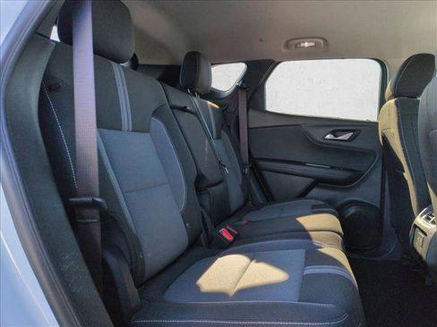 Used 2025 Chevrolet Blazer LT AWD/4WD image 19