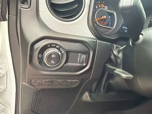 Used 2025 Jeep Gladiator Sport AWD/4WD image 31