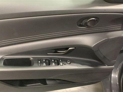 Certified 2025 Hyundai Elantra Sport image 8