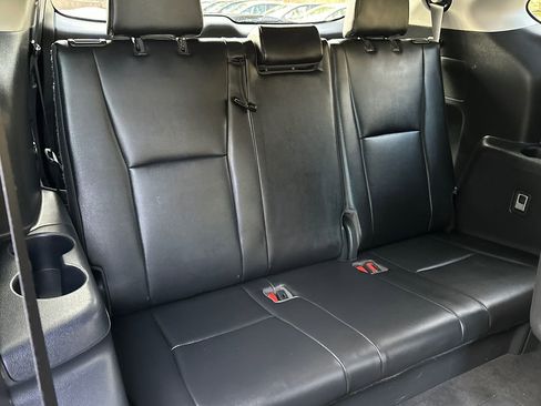 Used 2022 Toyota Highlander XLE image 17