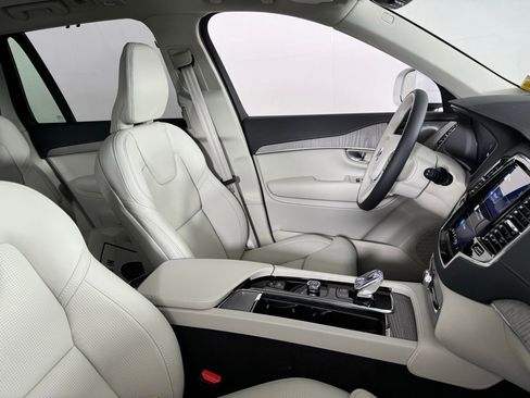 New 2025 Volvo XC90 B6 Plus w/ Protection Package Premier image 5
