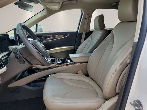 Certified 2023 Lincoln Nautilus FWD w/ Premium Package image 11