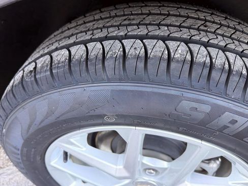 Used 2023 Chevrolet Equinox LT image 7