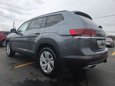 Used 2023 Volkswagen Atlas SE w/ Panoramic Sunroof Package image 5