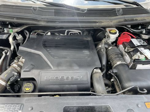 Used 2019 Ford Explorer Sport w/ Equipment Group 401A AWD/4WD image 16
