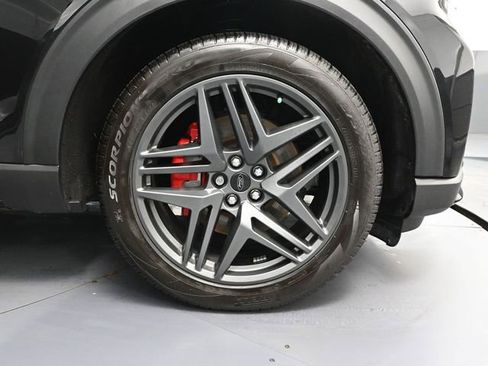 Used 2025 Ford Explorer ST image 15