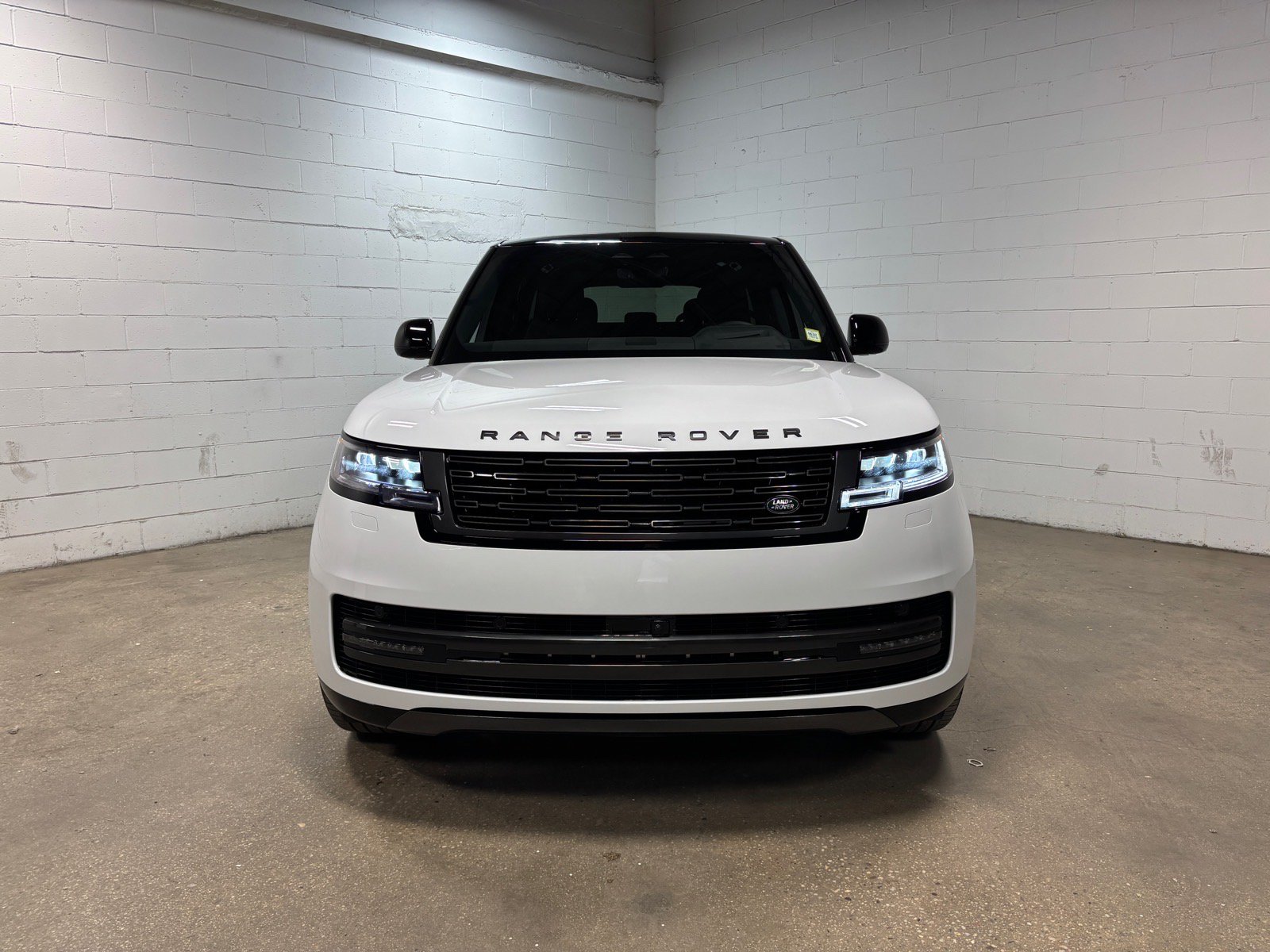 New 2026 Land Rover Range Rover SE AWD/4WD image 3