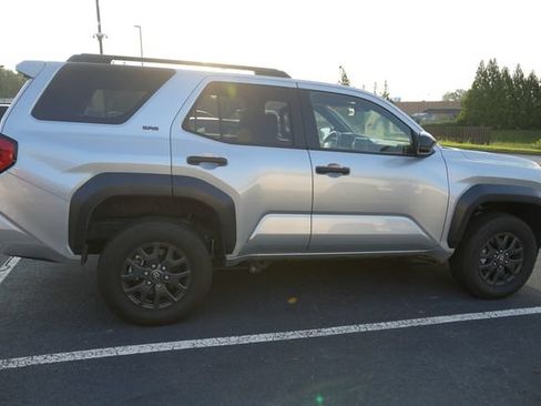Used 2025 Toyota 4Runner SR5 AWD/4WD image 8