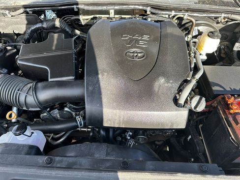 Used 2021 Toyota Tacoma TRD Sport image 29