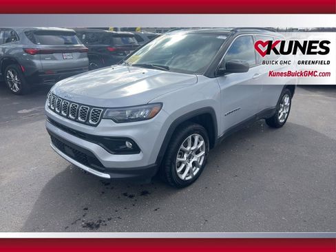 Used 2025 Jeep Compass Limited image 12