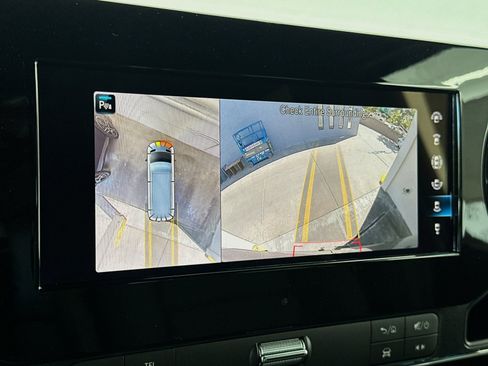 Used 2024 Mercedes-Benz Sprinter 144 Cargo image 21