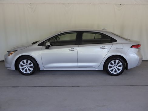 Used 2023 Toyota Corolla LE w/ Carpet Mat Package (TMS) FWD image 23
