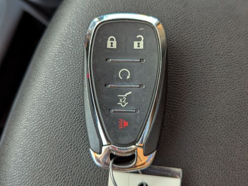 Used 2019 Chevrolet Equinox LT w/ Sun & Navigation Package image 21