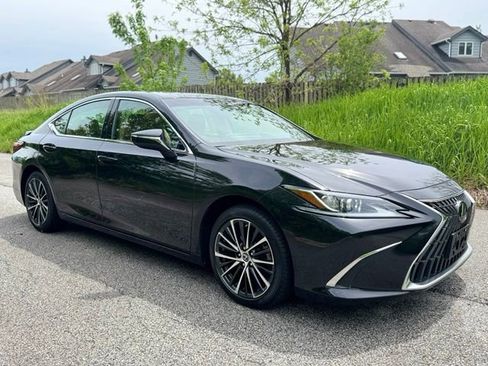 Used 2024 Lexus ES 350 w/ Premium Package FWD image 4