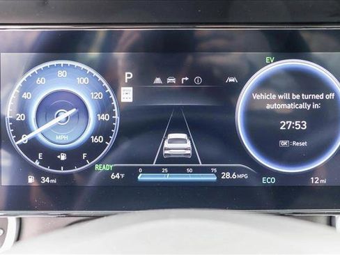 New 2025 Hyundai Elantra Limited image 15