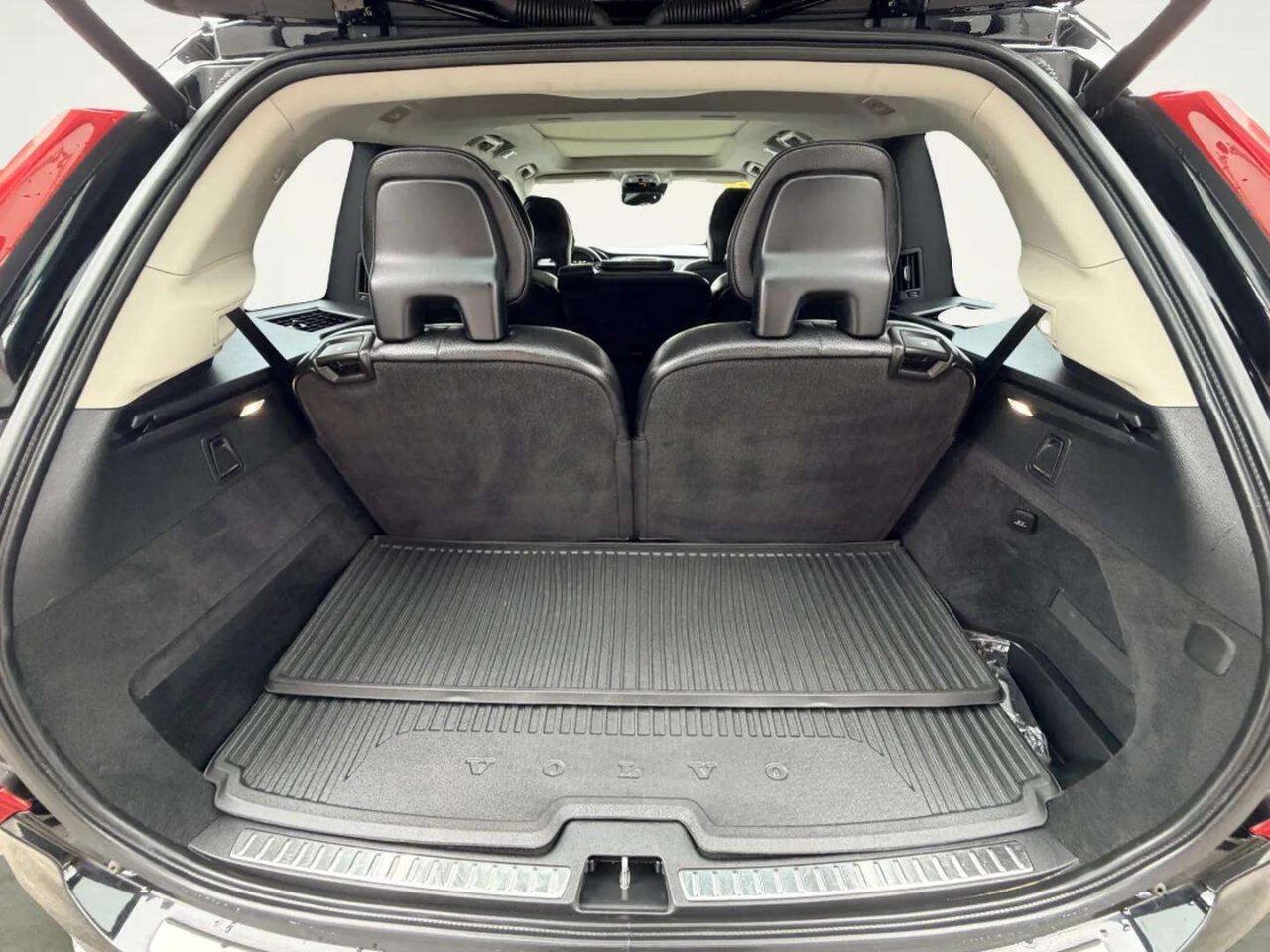 Used 2019 Volvo XC90 T6 Momentum w/ Protection Package Premier AWD/4WD image 5