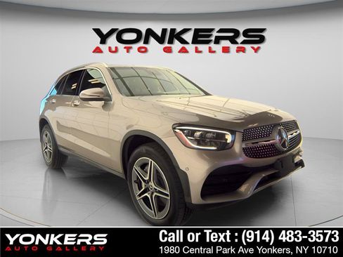Used 2022 Mercedes-Benz GLC 300 4MATIC w/ AMG Line image 5