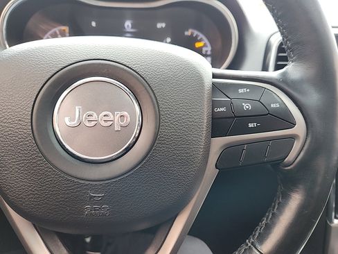 Used 2020 Jeep Grand Cherokee Altitude image 15