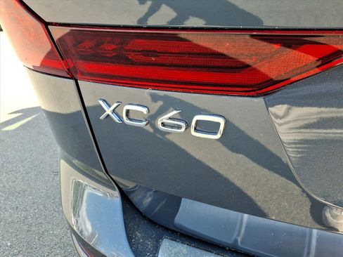New 2026 Volvo XC60 B5 Ultra w/ Protection Package Premier AWD/4WD image 5