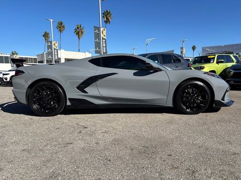 Used 2024 Chevrolet Corvette Stingray Premium Cpe w/ Z51 Performance Package image 3