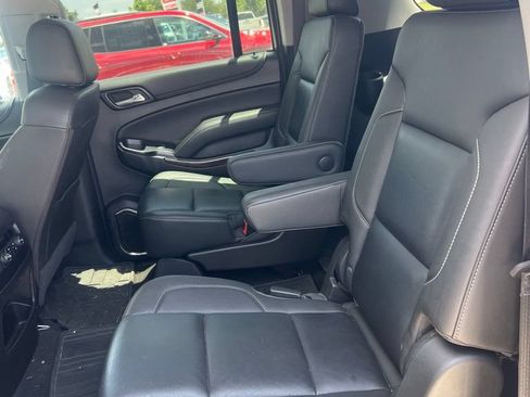 Used 2018 Chevrolet Suburban LT w/ Luxury Package AWD/4WD image 3