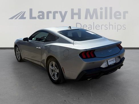 Used 2024 Ford Mustang Coupe image 3