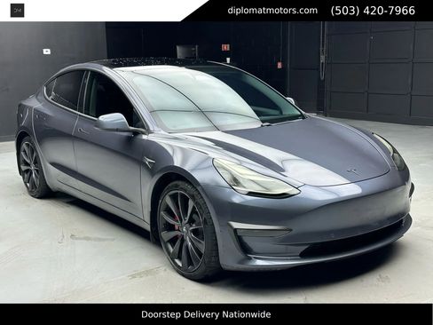 Used 2020 Tesla Model 3 Performance image 9