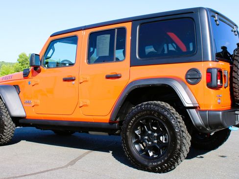 Used 2023 Jeep Wrangler Unlimited w/ Cold Weather Group AWD/4WD image 12