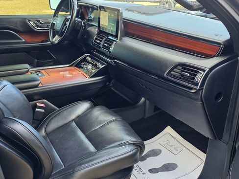 Used 2018 Lincoln Navigator Reserve w/ Technology Package image 14