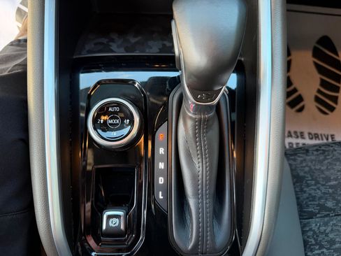 Certified 2024 Chevrolet Colorado ZR2 w/ Technology Package image 30