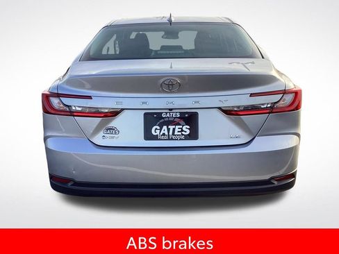 Used 2025 Toyota Camry LE image 9