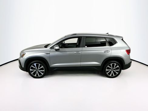 Used 2022 Volkswagen Taos SE image 8