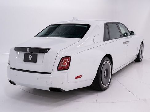 Used 2023 Rolls-Royce Phantom Sedan RWD image 5